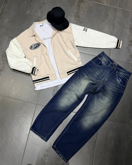 College + T-Shirt + Jeans